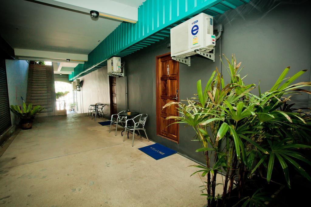 Chaphone Guesthouse Phuket Екстериор снимка