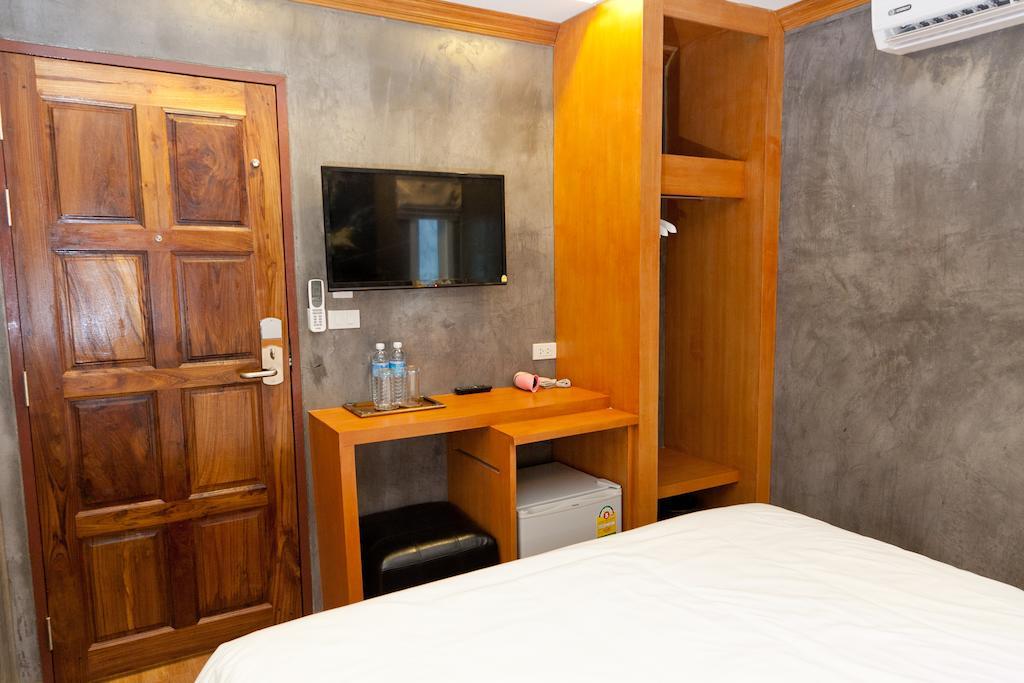 Chaphone Guesthouse Phuket Стая снимка