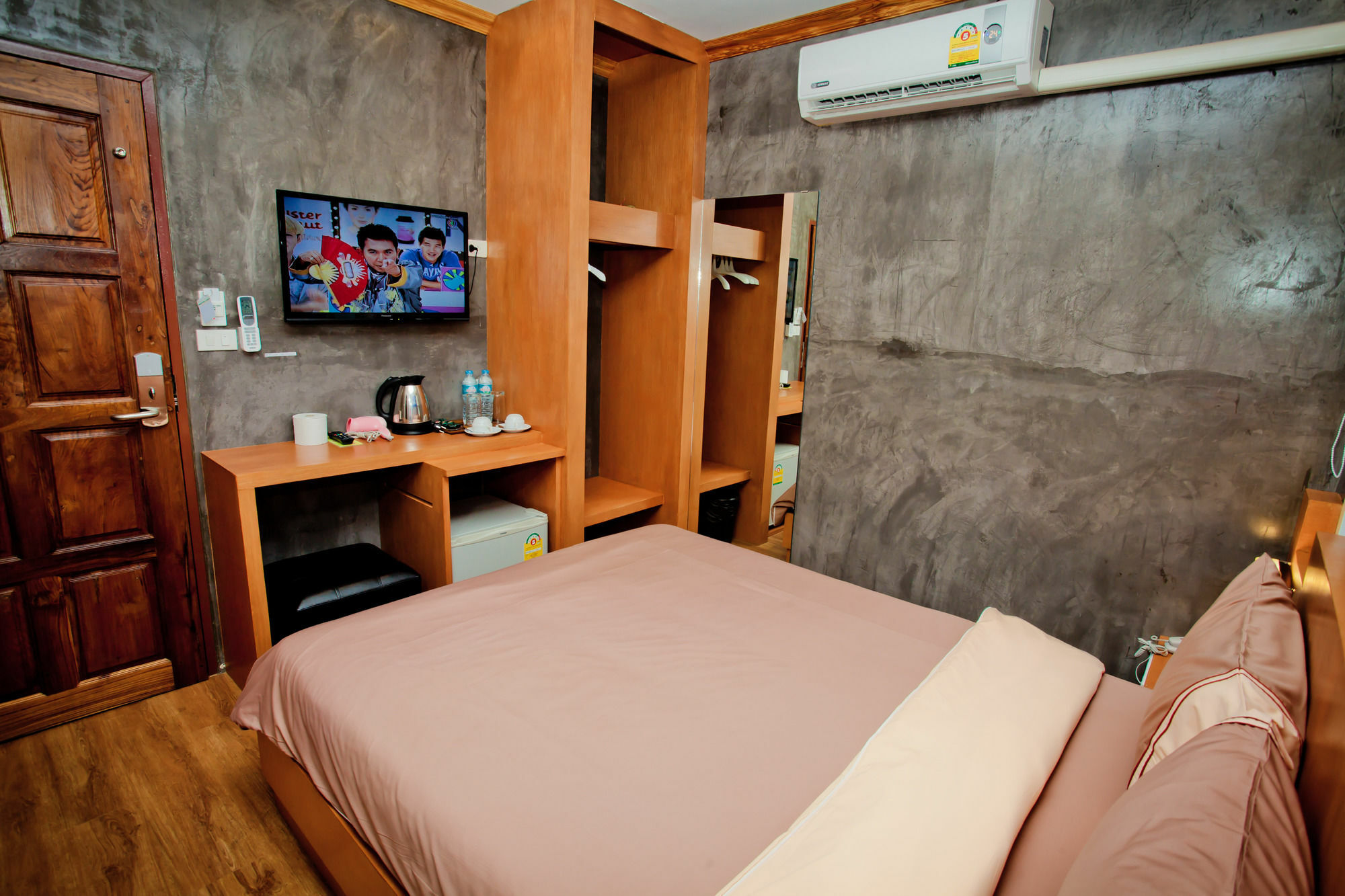 Chaphone Guesthouse Phuket Екстериор снимка