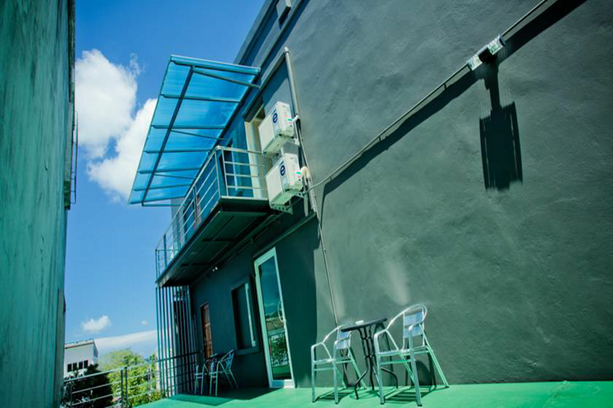 Chaphone Guesthouse Phuket Екстериор снимка